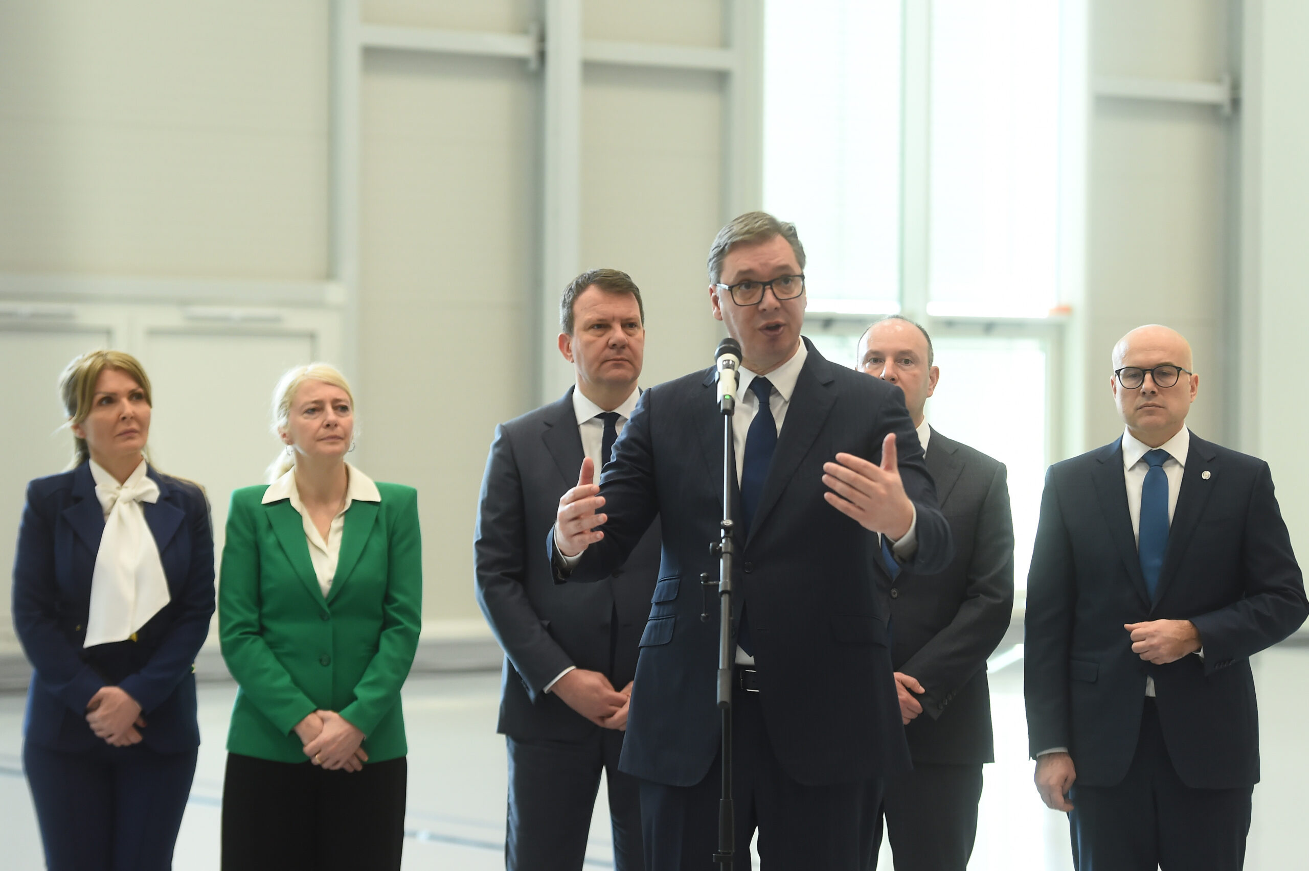 Mrs Grujić with President Vučić at the opening of the second “Continental Automotive Serbia” factory