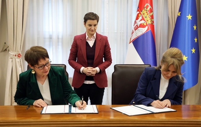 Mrs Grujić and Mrs Renaud-Basso signed MoU on improving cooperation between the Office and EBRD