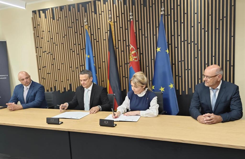 Грујић потписала два важна документа за даљи развој дуалног образовања кроз сарадњу са немачким компанијама