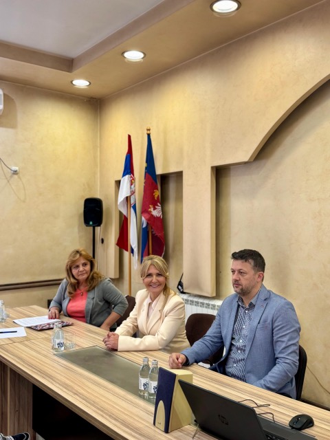 У БАЈИНОЈ БАШТИ ОДРЖАНА ПРОМОЦИЈА НАЦИОНАЛНОГ МОДЕЛА ДУАЛНОГ ОБРАЗОВАЊА И ОКВИРА КВАЛИФИКАЦИЈА РЕПУБЛИКЕ СРБИЈЕ